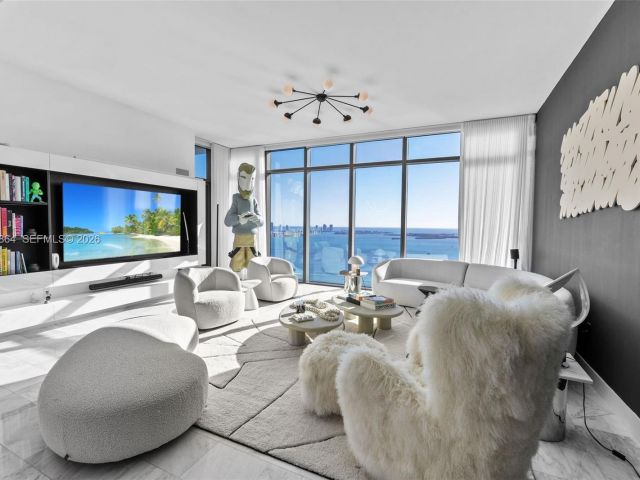 Apartment for sale  Unit #4401 - photo 7408526