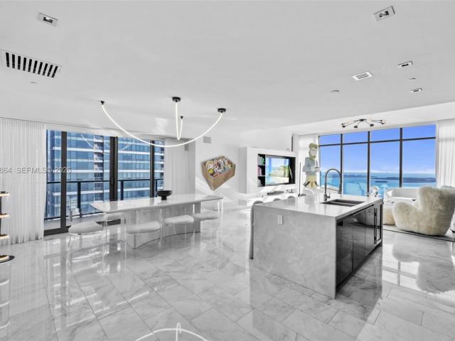 Apartment for sale  Unit #4401 - photo 7408527