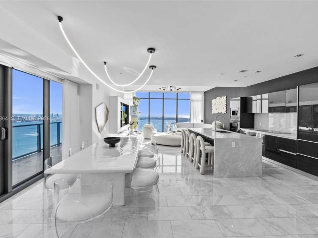 Apartment for sale  Unit #4401 - photo 7408528