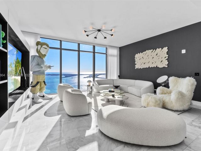 Apartment for sale  Unit #4401 - photo 7408530