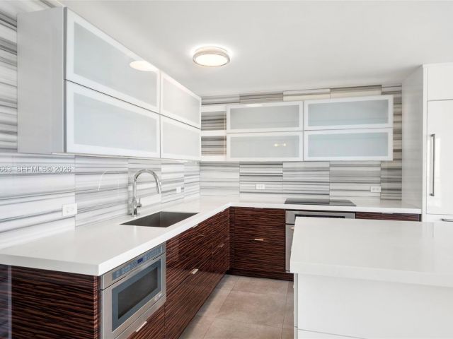 Apartment for sale  Unit #2006 - photo 7446747