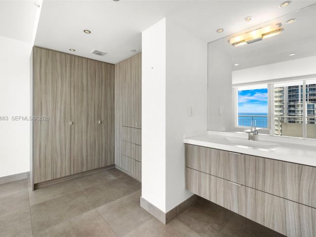 Apartment for sale  Unit #2006 - photo 7446755