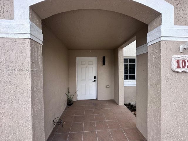 4-bedroom home for rent in Homestead - 14036 SW 260th St 102 - MondialRealty