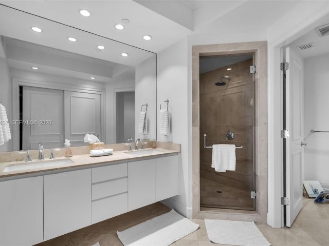 Apartment for rent  Unit #702 - photo 7368352