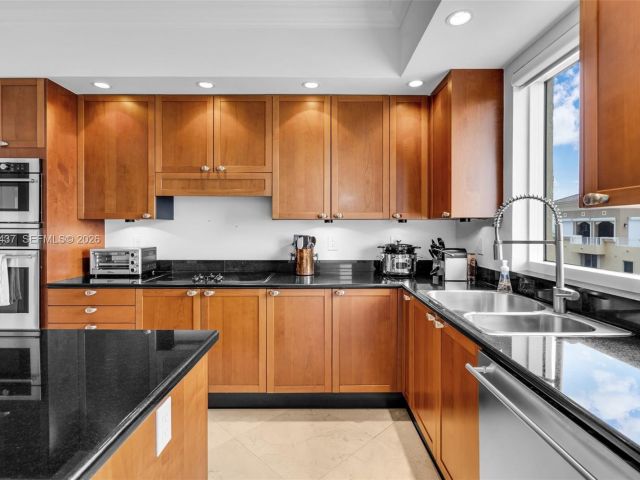 Apartment for rent  Unit #702 - photo 7368358