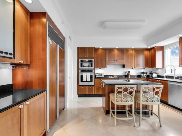 Apartment for rent  Unit #702 - photo 7368360