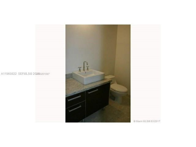condo for rent in Miami - 185 SW 7th St 2306 - MondialRealty