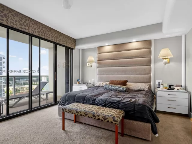 4-bedroom condo for sale in Aventura - 4000 Island Blvd 2602 - MondialRealty
