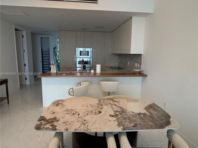 Apartment for rent  Unit #1703 - photo 7410965