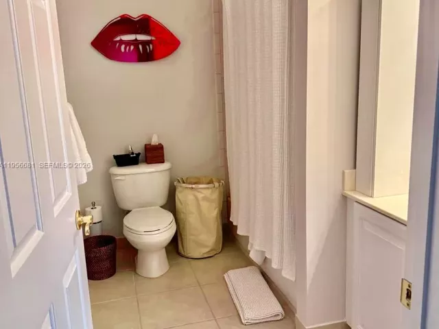 3-bedroom home for sale in Pompano Beach - 712 W Palm Aire Dr - MondialRealty