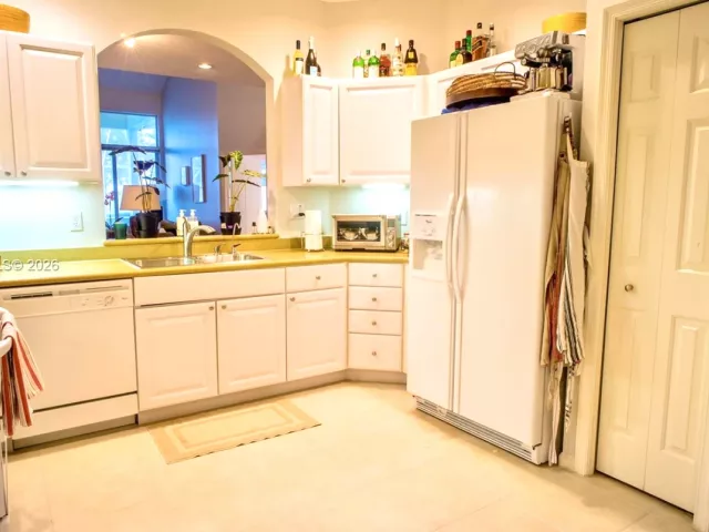 3-bedroom home for sale in Pompano Beach - 712 W Palm Aire Dr - MondialRealty