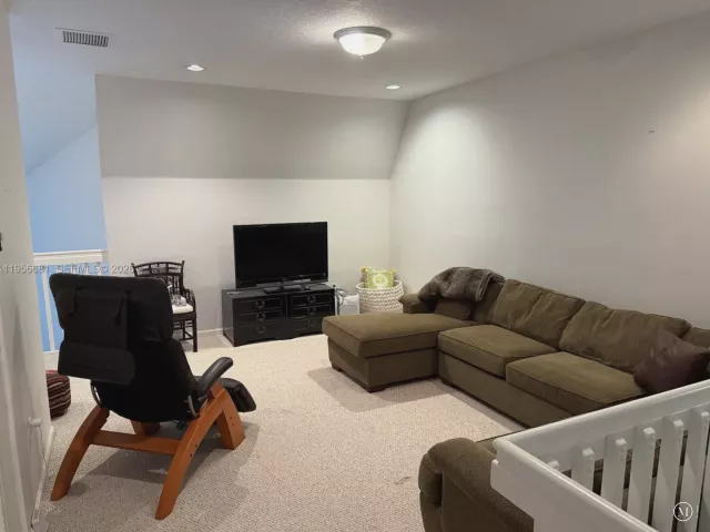 3-bedroom home for sale in Pompano Beach - 712 W Palm Aire Dr - MondialRealty