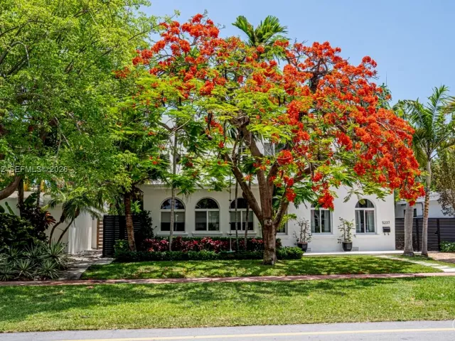 4-bedroom home for sale in Miami Beach - 5237 La Gorce Drive - MondialRealty