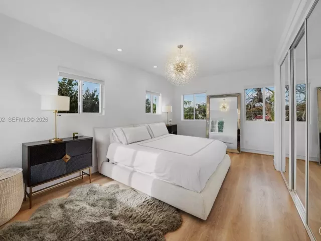 4-bedroom home for sale in Miami Beach - 5237 La Gorce Drive - MondialRealty