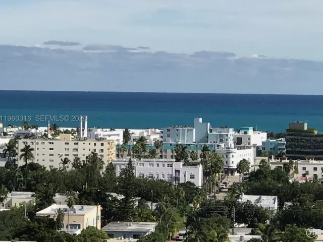 2-bedroom condo for rent in Miami Beach - 650 West Ave 1704 - MondialRealty