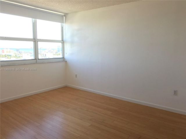 Apartment for rent  Unit #1704 - photo 7367214