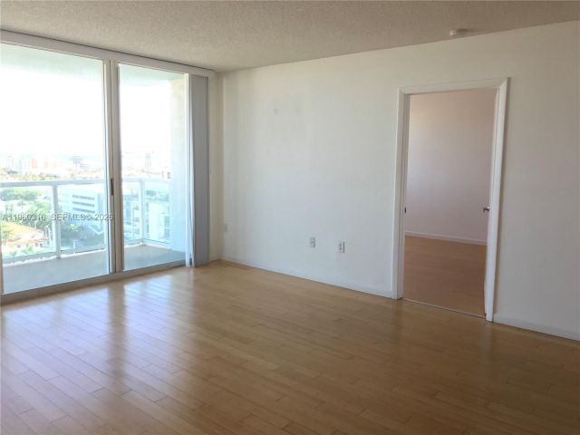 Apartment for rent  Unit #1704 - photo 7367215