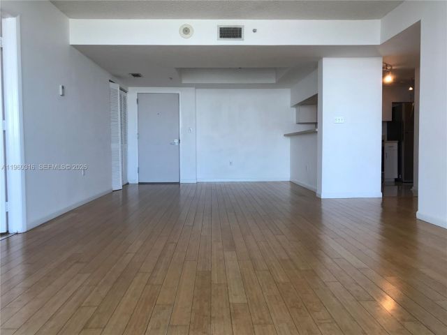 Apartment for rent  Unit #1704 - photo 7367217