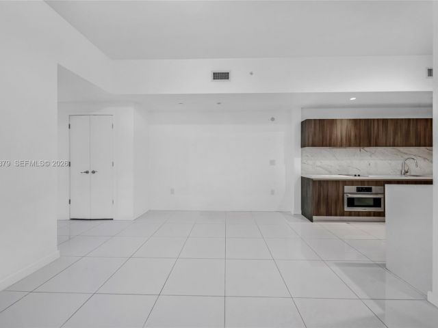 Apartment for sale  Unit #204 - photo 7368200