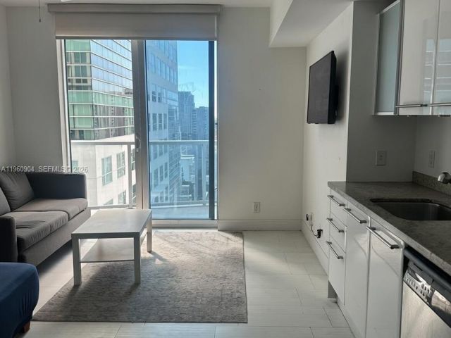 condo for rent in Miami - 185 SW 7th St 2406 - MondialRealty