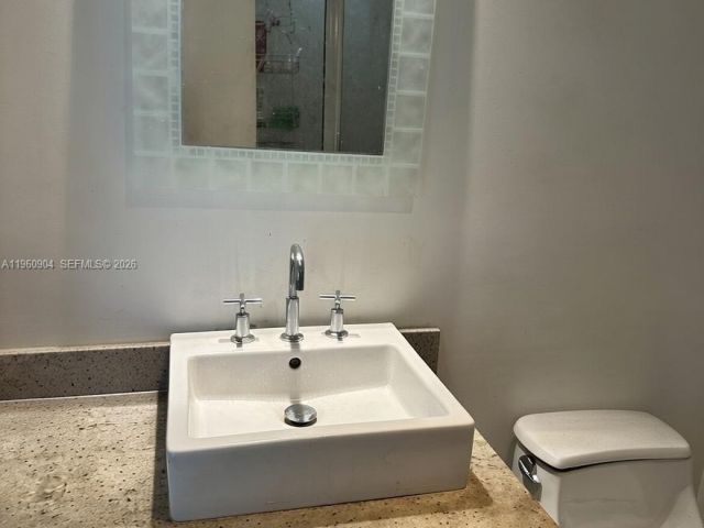 condo for rent in Miami - 185 SW 7th St 2406 - MondialRealty