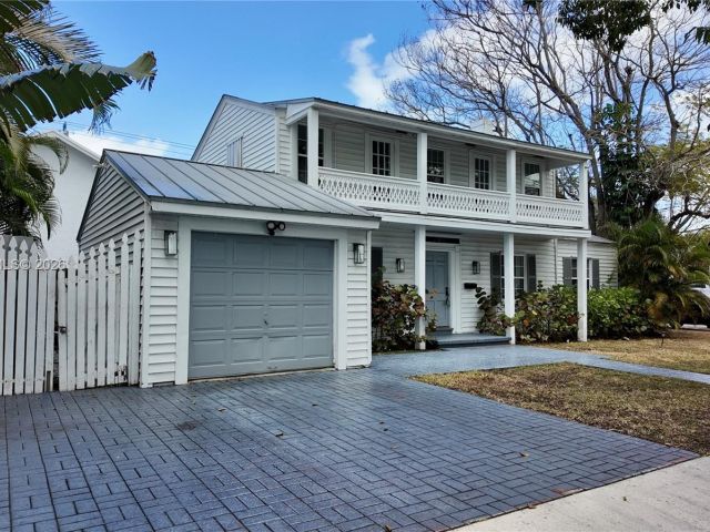 Home for sale at 201 Nottingham Blvd - photo 7449764