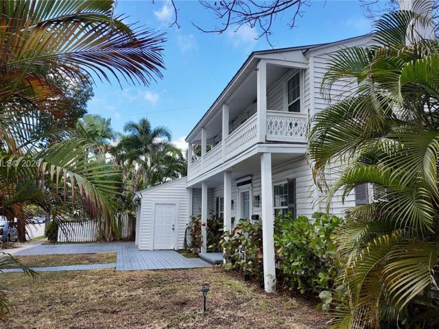 Home for sale at 201 Nottingham Blvd - photo 7449765