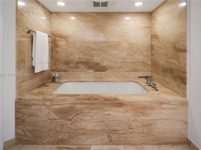 Apartment for rent  Unit #306 - photo 7412553