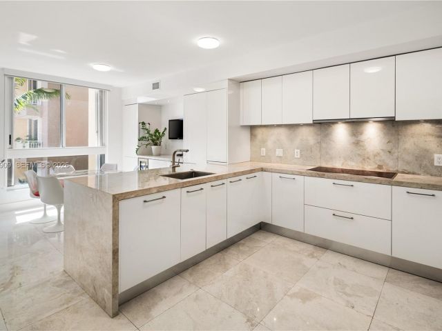 Apartment for rent  Unit #306 - photo 7412560