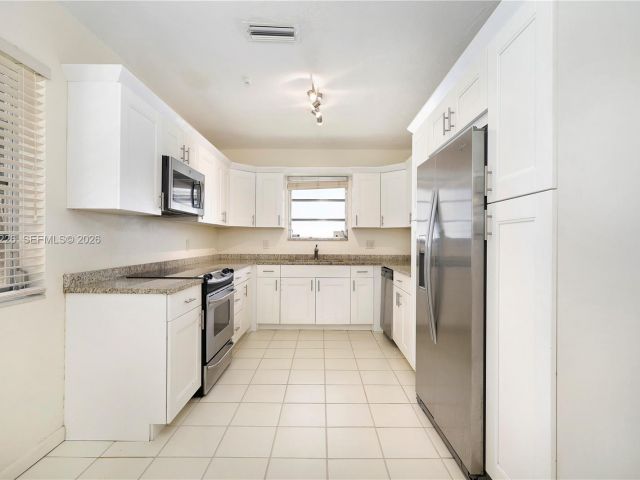 Home for rent at 5610 San Vicente St - photo 7366596