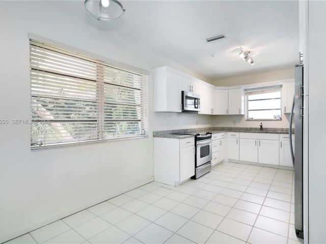 Home for rent at 5610 San Vicente St - photo 7366597