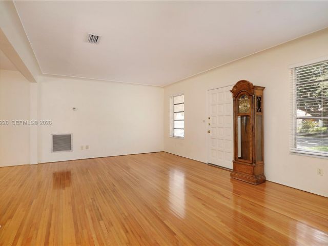 Home for rent at 5610 San Vicente St - photo 7366603