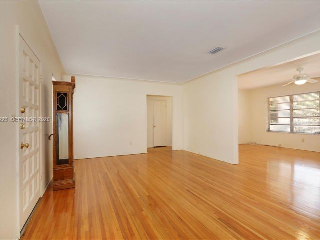 Home for rent at 5610 San Vicente St - photo 7366606