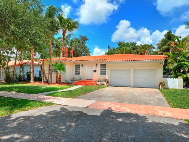 Home for rent at 5610 San Vicente St - photo 7366607