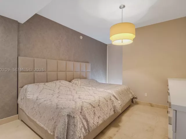 3-bedroom condo for sale in Sunny Isles Beach - 16001 Collins Ave 1201 - MondialRealty
