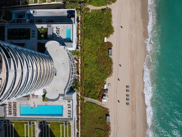 3-bedroom condo for sale in Sunny Isles Beach - 16001 Collins Ave 1201 - MondialRealty