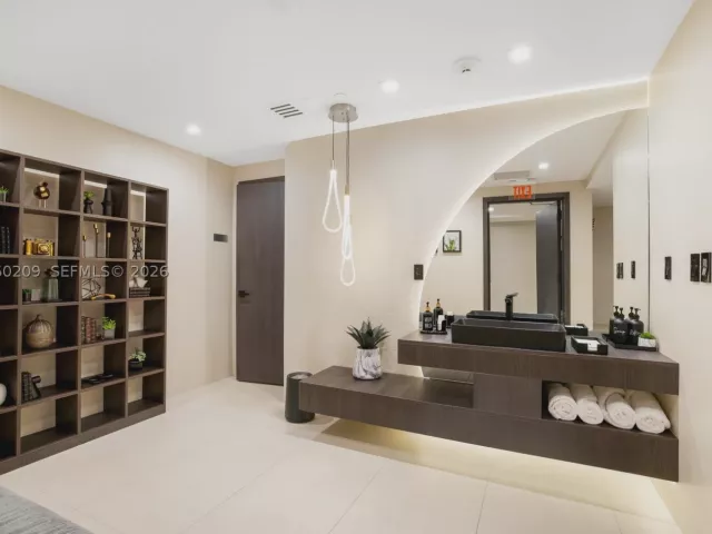 3-bedroom condo for sale in Sunny Isles Beach - 16001 Collins Ave 1201 - MondialRealty