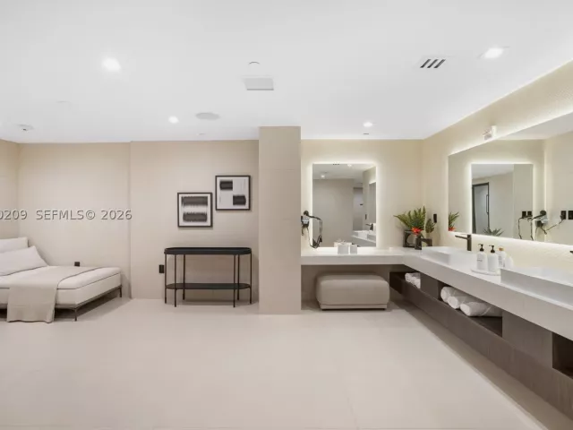 3-bedroom condo for sale in Sunny Isles Beach - 16001 Collins Ave 1201 - MondialRealty