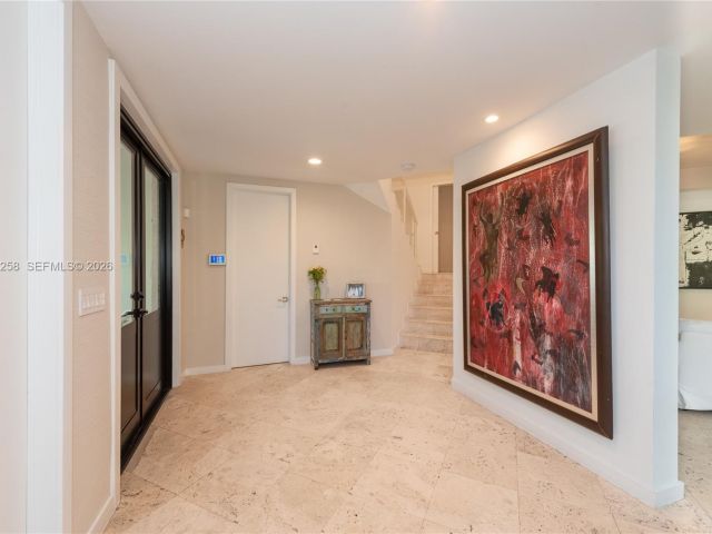 4-bedroom home for rent in Key Biscayne - 650 Curtiswood Dr - MondialRealty
