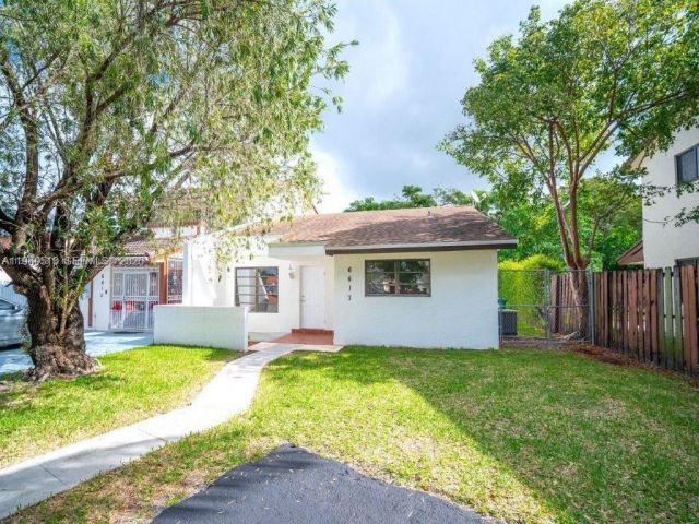 Home for sale at 6417 SW 135th Ave - photo 7524756