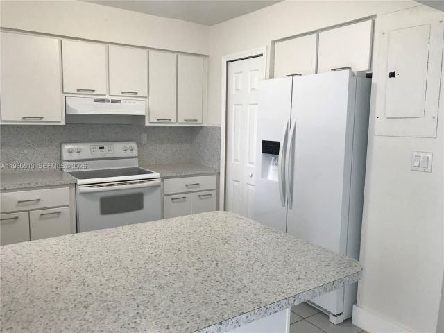 Home for sale at 6417 SW 135th Ave - photo 7524760