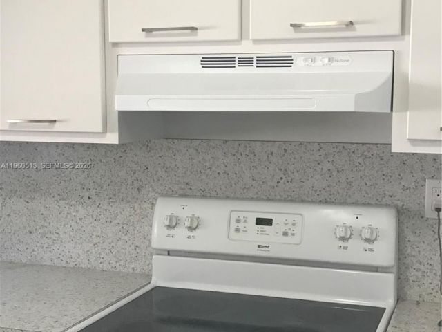 Home for sale at 6417 SW 135th Ave - photo 7524762