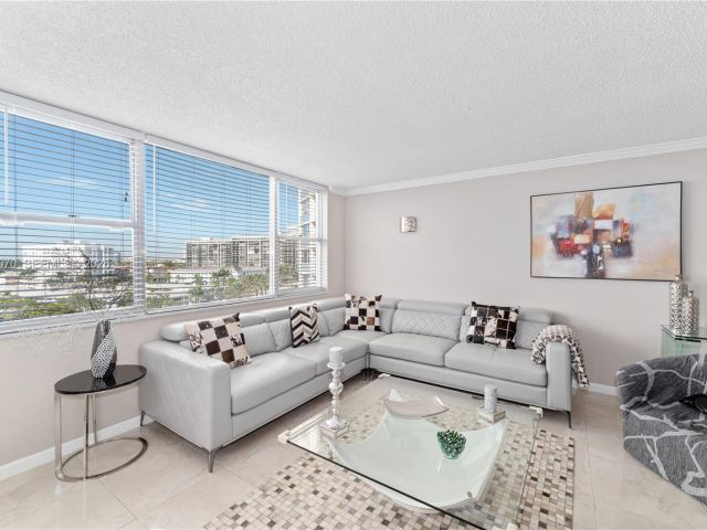 Apartment for rent  Unit #618 - photo 7428359