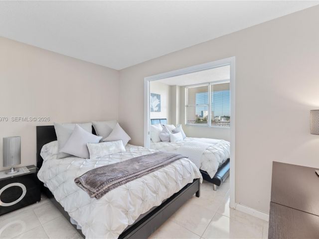 Apartment for rent  Unit #618 - photo 7428362