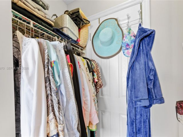 Apartment for rent  Unit #618 - photo 7428363