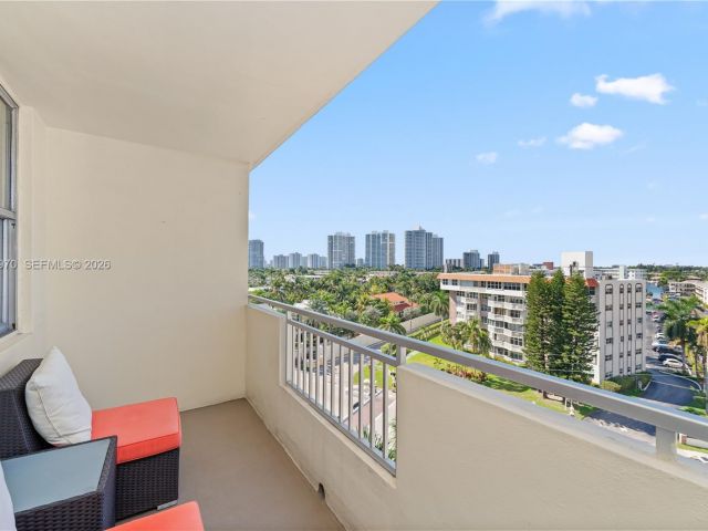 Apartment for rent  Unit #618 - photo 7428365