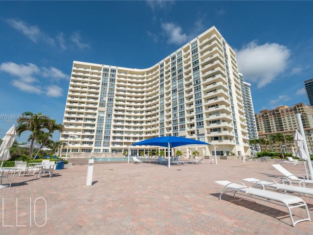 Apartment for rent  Unit #618 - photo 7428369