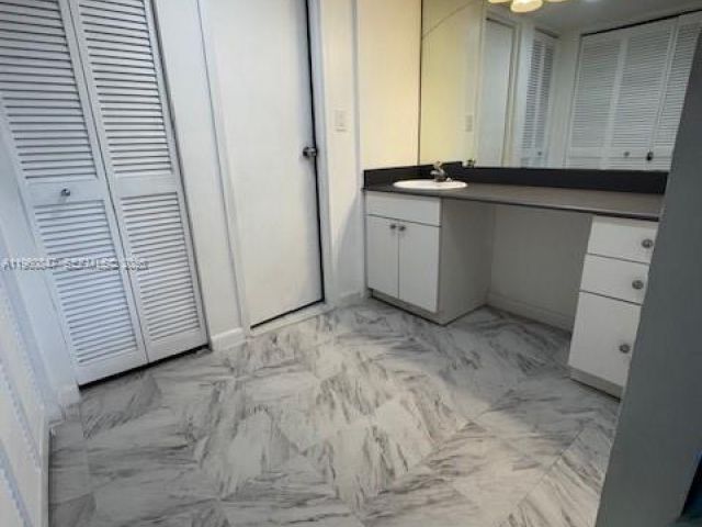 Apartment for rent  Unit #319 - photo 7444516