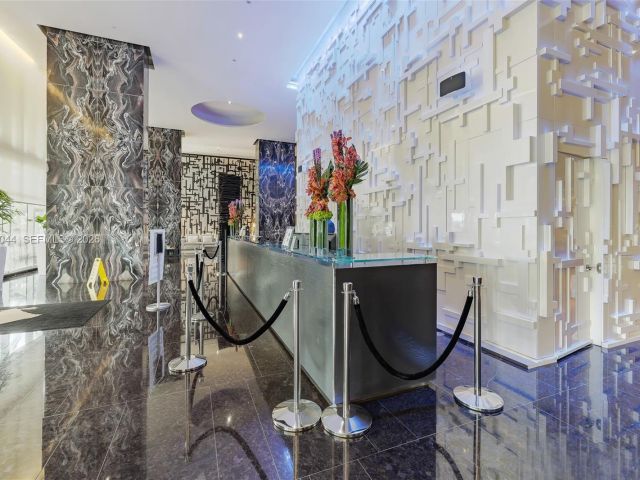 Apartment for rent  Unit #3805 - photo 7369024