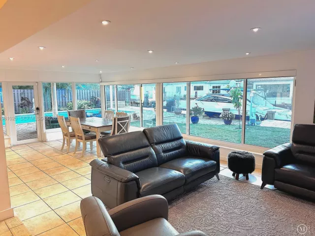 Home for rent at 13000 Coronado Ln - photo 7390788